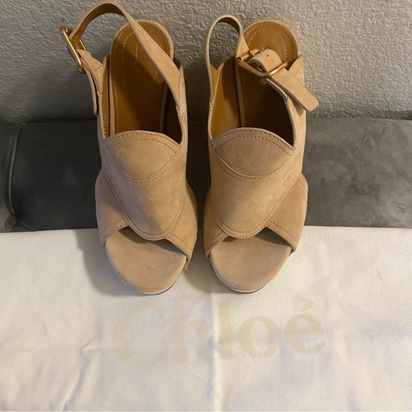 Like New CHLOE MISCHA Crisscross Suede Slingback 100mm
Sandals Size 36.5 - Picture 10 of 11
